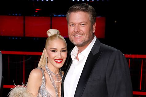 Gwen Stefani & Blake Shelton Christmas 2022 | NBC Insider