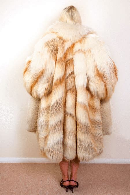 Pin by Tommy Stewart on Fox | Fur fashion, Fashion, Fox fur coat