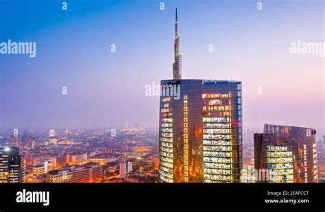 Duomo milano aerial Stock Videos & Footage - HD and 4K Video Clips - Alamy