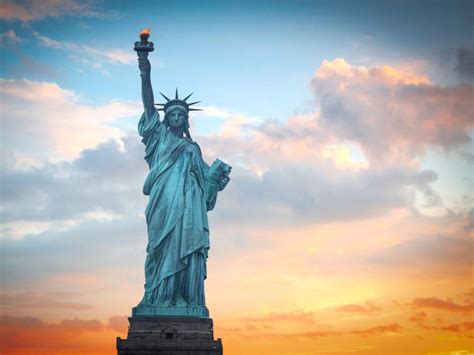 6 Iconic American Landmarks That Almost Weren't