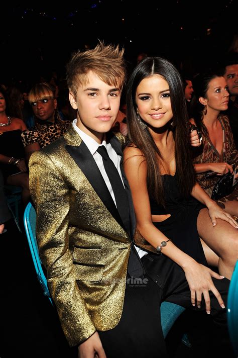 Selena Gomez & Taylor Swift: 2011 Billboard Music Awards - Taylor Swift ...