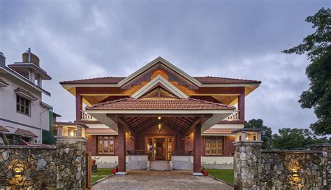 With roots in traditional South Indian Architecture, this Courtyard House in Manipal ties the ...