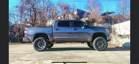 View build 6 Inch Lifted 2021 Toyota Tundra 4WD | Rough Country