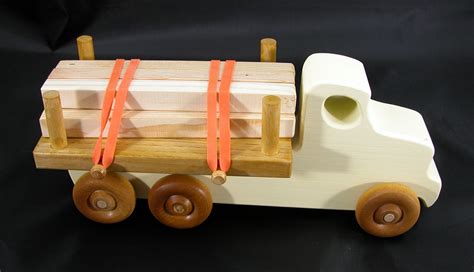 Handmade Wooden Toy Truck Lumber Truck, Quick N Easy 5 Truck Fleet | Brinquedos de madeira, De ...