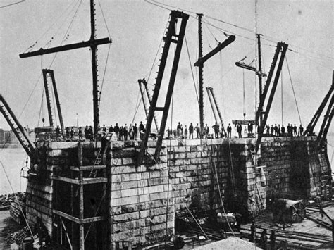 Rare and Amazing Photos of the Brooklyn Bridge Under Construction | Vintage News Daily