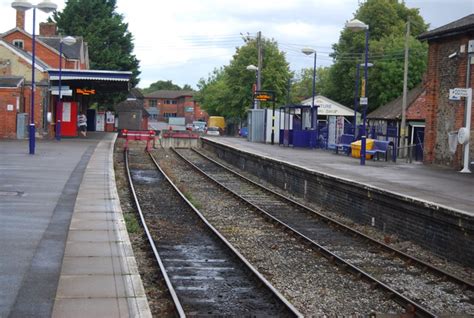 Bourne End Station © N Chadwick cc-by-sa/2.0 :: Geograph Britain and ...