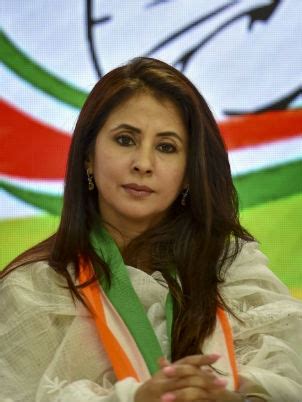 Urmila Matondkar: Age, Biography, Education, Husband, Caste, Net Worth ...