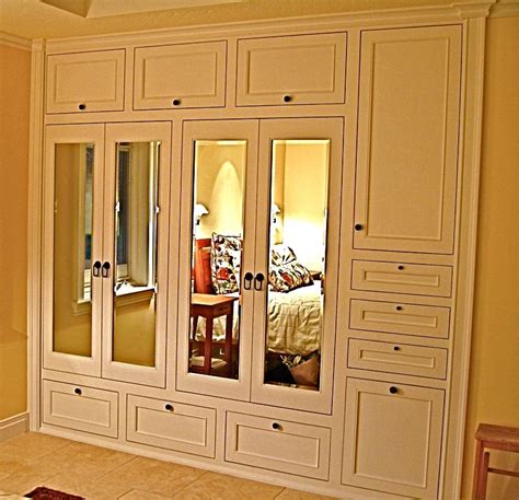 Diy Built In Closet Cabinets / TRANSFORM YOUR OFFICE WITH DIY BUILT IN ...