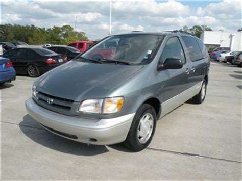 Purchase used 2000 Toyota Sienna XLE minivan...**ONE OWNER** high miles ...