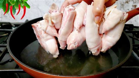 After you watch this you will never buy pork feet in the restaurant ...