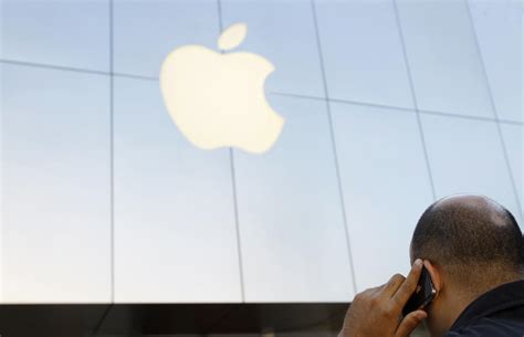 Apple drops lawsuit against former exec who accused company of spying