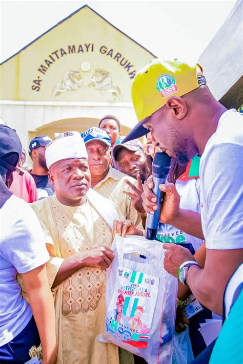 2023: Pro-Tinubu Group Begins Door-To-Door Campaign In FCT