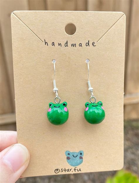 Frog Clay Earrings, Handmade, handpainted, cute in 2021 | Polymer clay jewelry diy, Clay ...