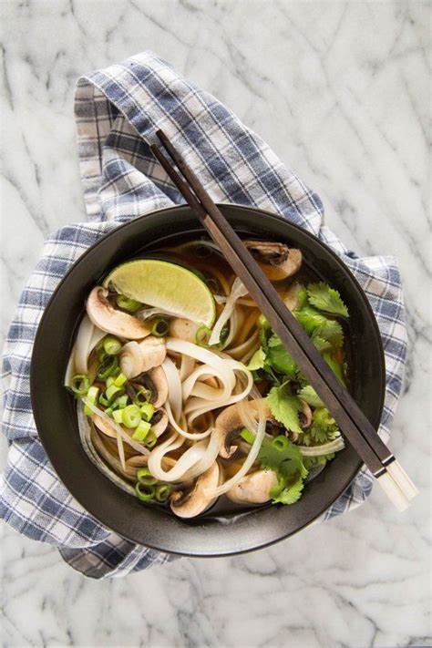 Recipe: Vegetarian Pho (Vietnamese Noodle Soup) — Vegetarian Dinner ...