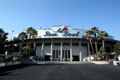 Rose Bowl History, Tradition & List of Past Winners