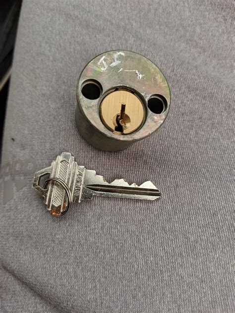 Made my first challenge lock. What's up? : r/lockpicking