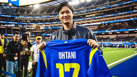 Shohei Ohtani gets personalized Rams jersey on sidelines of Thursday ...