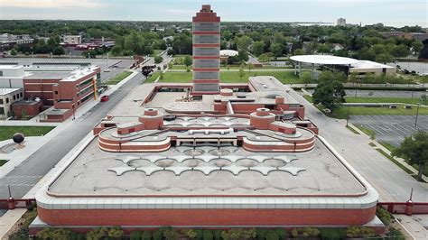 Frank Lloyd Wright's Johnson Wax Headquarters Building