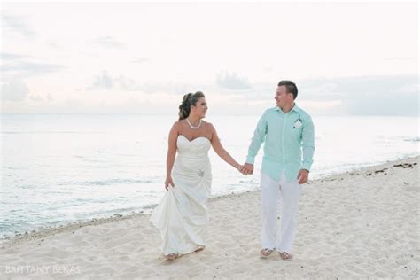 GRAND CAYMAN WEDDING : WHARF SEVEN MILE BEACH WEDDING PHOTOS // miranda + chris - Brittany Bekas ...