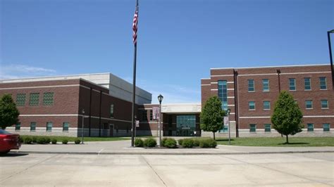 Belleville high school students to return to classroom | Belleville News-Democrat