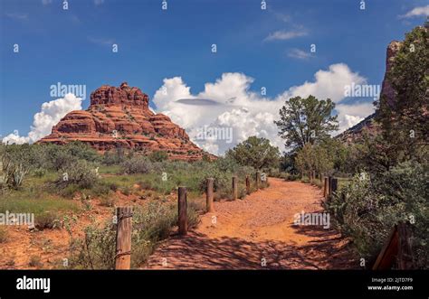 The Bell Rock Hiking Trail In Sedona Arizona Stock Photo - Alamy