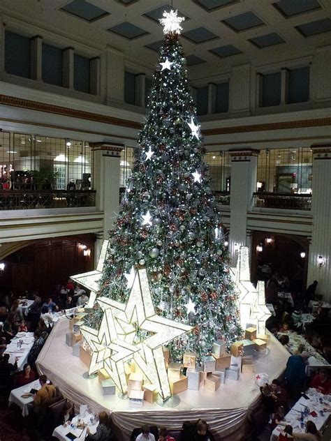 17 Best images about Marshall, Macy's, Fields Walnut Room Christmas ...