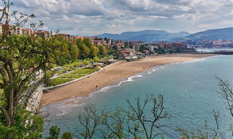 8 Closest & Most Accessible Beaches in Bilbao - Discover Donosti