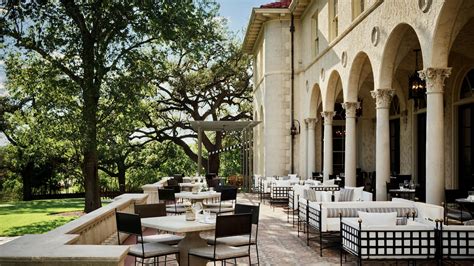 Dine at Commodore Perry Estate | Fine Dining Restaurant in Austin