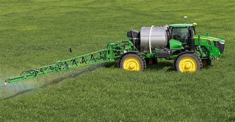 John Deere introduces 1,600-gallon sprayer