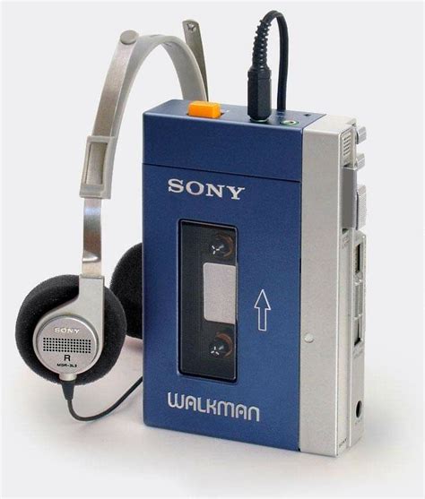 Walkman | Vintage electronics, Retro gadgets, Sony walkman