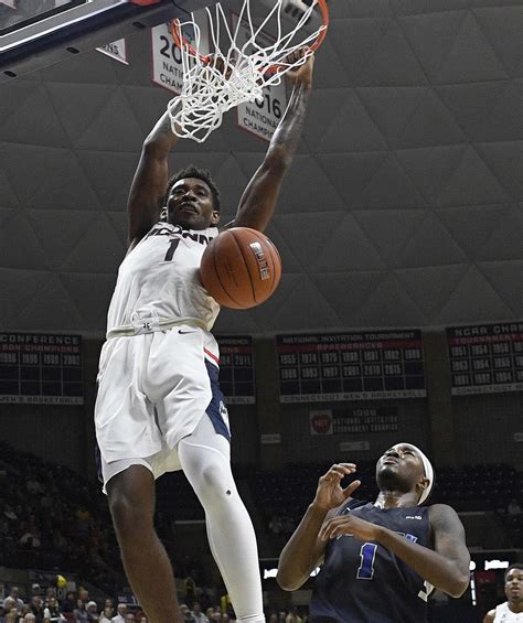 UConn men's basketball team runs past Southern Connecticut State in ...