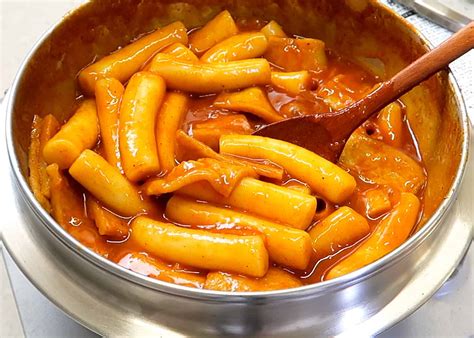 Tteokbokki: Hidangan Pedas dan Gurih yang Menggugah Selera