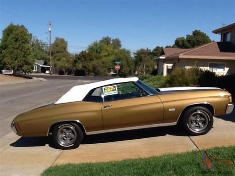 1972 Chevrolet Chevelle Malibu SS Convertible, Gold w/ White Racing Stripes