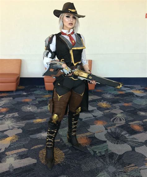 [BlizzCon 2018] The Official Cosplay of New Overwatch Hero Ashe looks ...