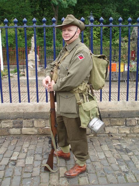 The Diggers Living History Group: Australian Army Uniforms 1939-1945