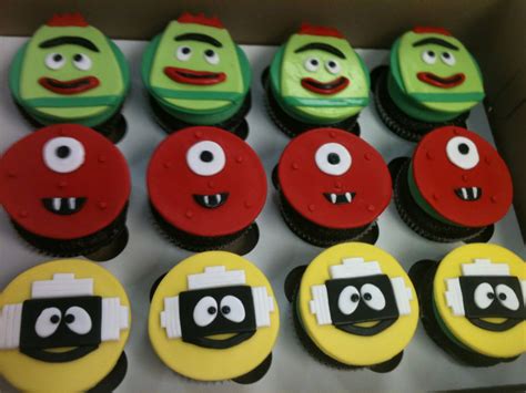 Yo Gabba Gabba cupcakes | Cupcakes, Desserts, Fondant