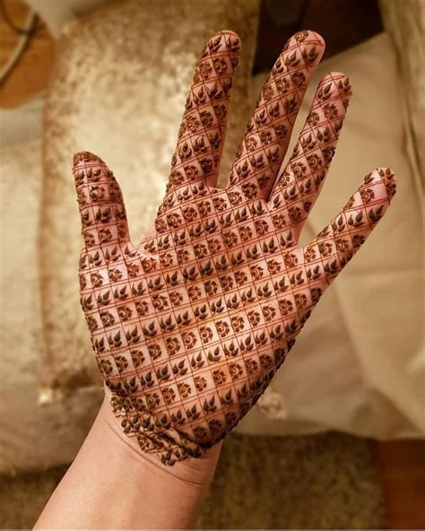 17 Easy Mehndi Designs For Kids [Cute, Simple, Stylish]