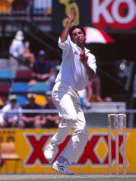 Wasim Akram Bowling Action