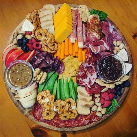 [Homemade] Meat and cheese tray : food