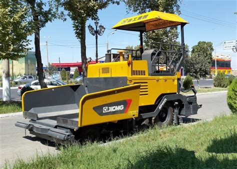 4.5m * 150mm Asphalt Paver Machine with Water Cooling Diesel Engine Powered 70KW - Asphalt Paver ...