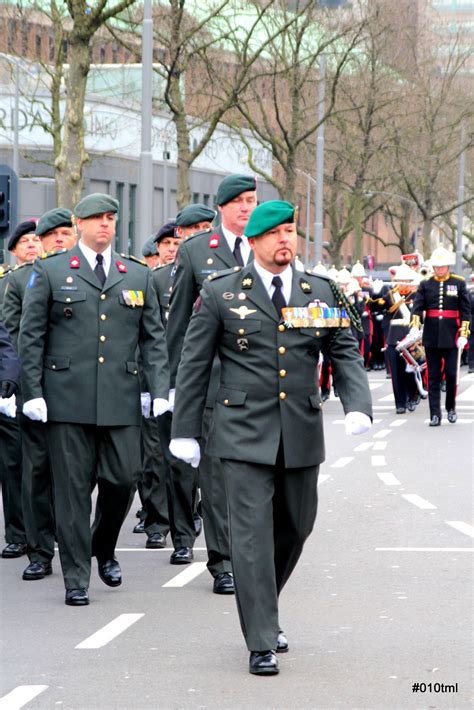 Rotterdam through my lens: 350 jarig Korps Mariniers in indrukwekkend defilé over de Coolsingel