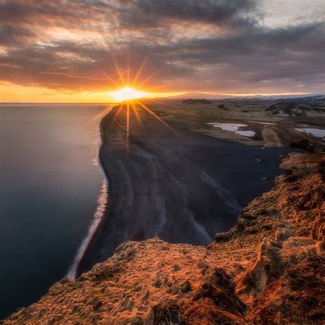 Midnight sun in Iceland, photography by Iurie Belegurschi | Tramonti, Natura, Islanda