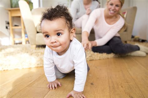 BABY MILESTONES: When Do Babies Crawl and Roll Over? - Annie Baby Monitor