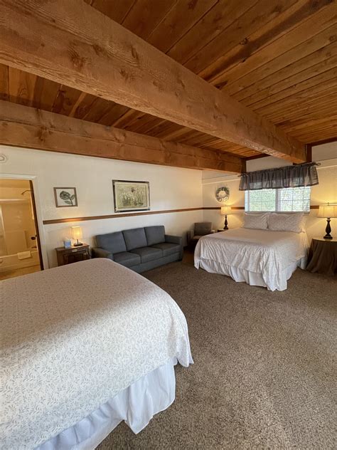 Rooms and Rates - Berkshire Inn