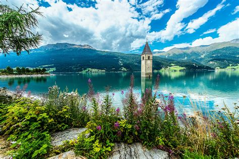 Die versunkene Stadt im Reschensee | Holidayguru.ch