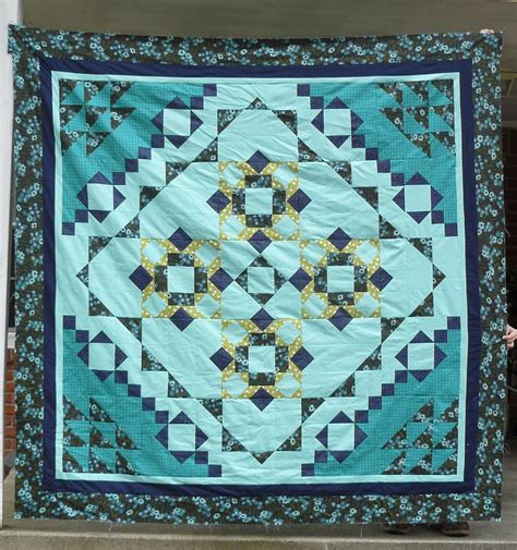 Heide's Quilty Hugs: Mystery quilt.