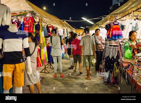 Night market, Phnom Penh, Cambodia, Asia Stock Photo - Alamy