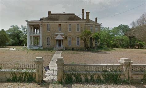 Walnut Ridge (side view) in Gonzales, Gonzales County, TX. Walnut Ridge was built in 19… | Old ...