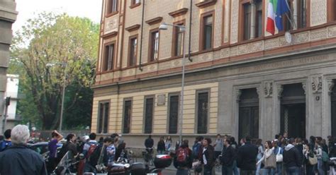 Liceo Manzoni di Milano occupato: la nostra intervista | ScuolaZoo