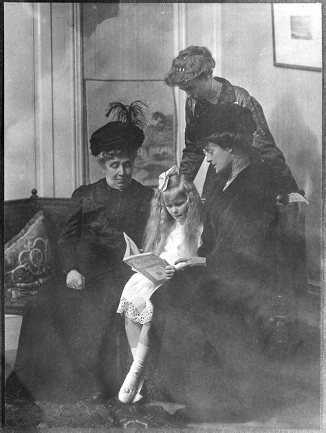 Mrs ~~Eleanor Roosevelt, Grandmother Hall, Aunt Tissie, Mortimer, and Anna in New York City 1915 ...